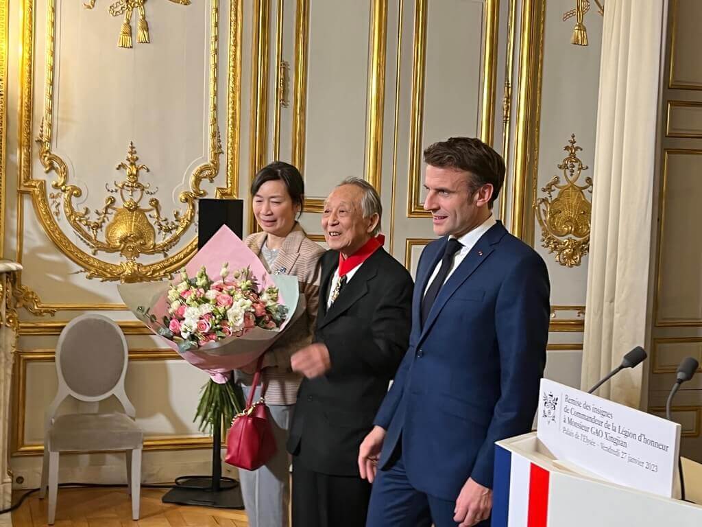 看世界／高行健获法国最高荣誉勋章 首名华人文学艺术家