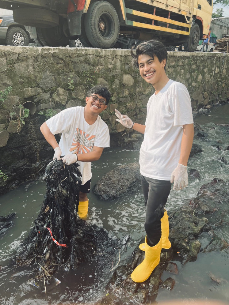 绿量无穷／ 捡垃圾、清理河川影片爆红！印尼青年藉社群媒体宣传环保意识