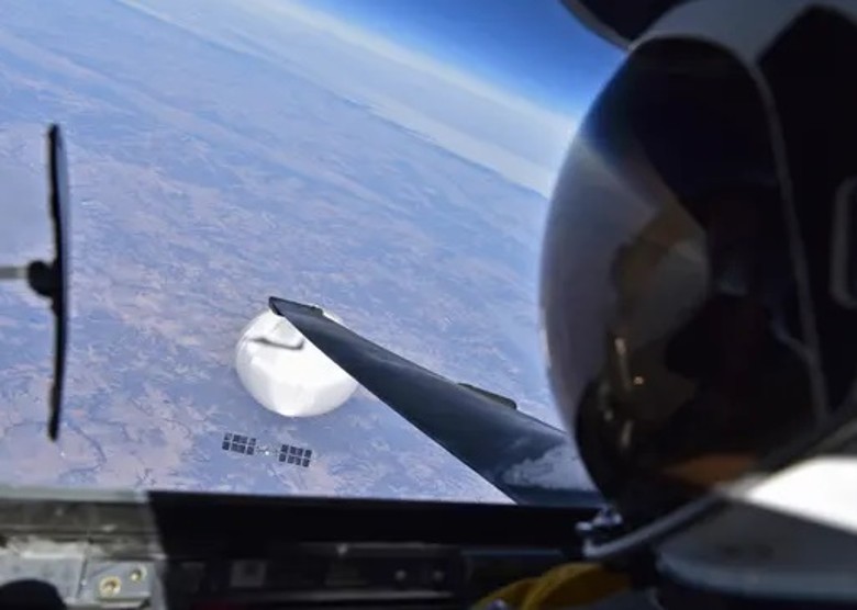 美军U2侦察机高空拍摄中国气球照片曝光
