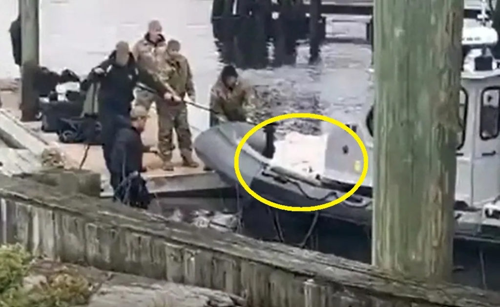 美国潜水员打捞中国间谍气球残骸　研究情资