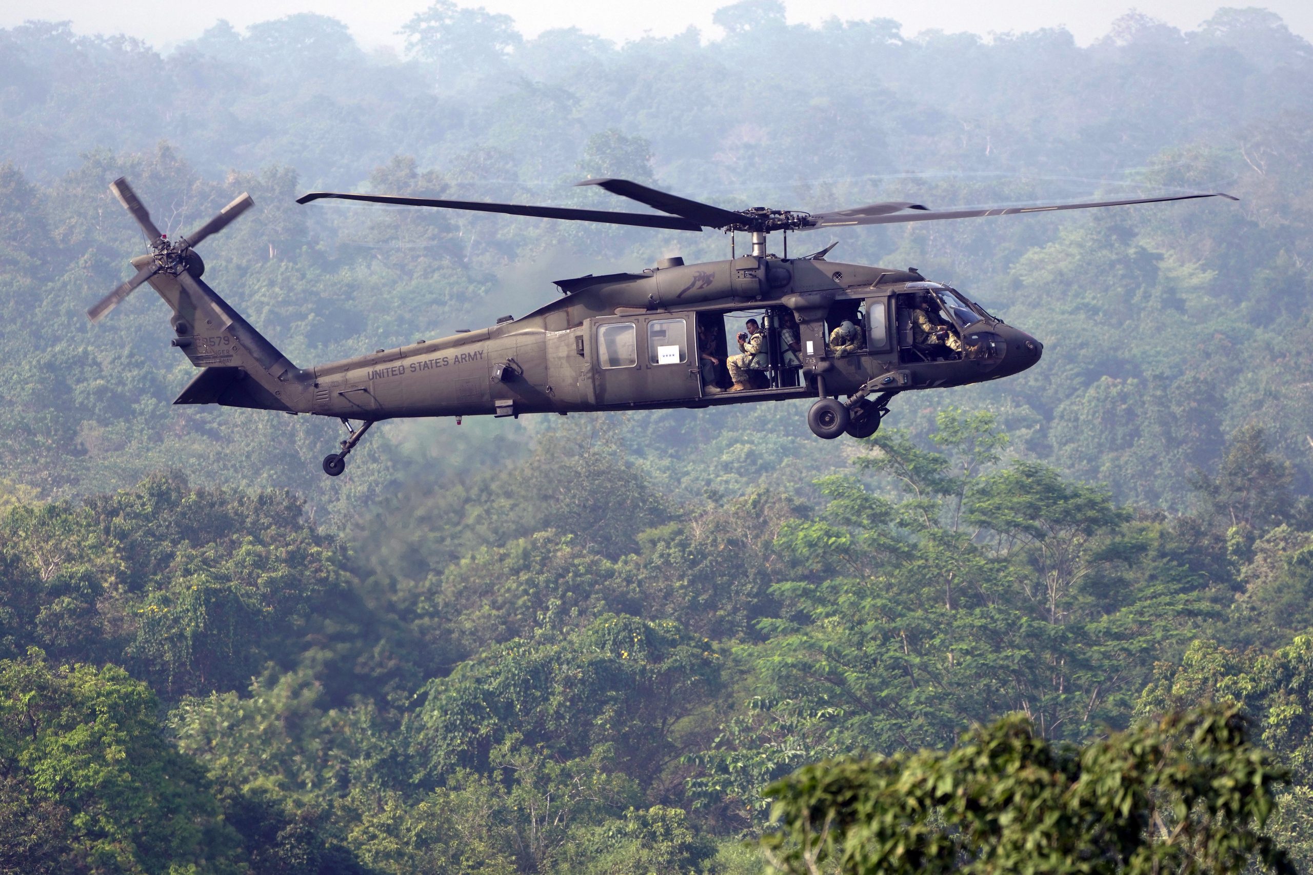 美国黑鹰直升机坠毁亚拉巴马州 机上2人罹难