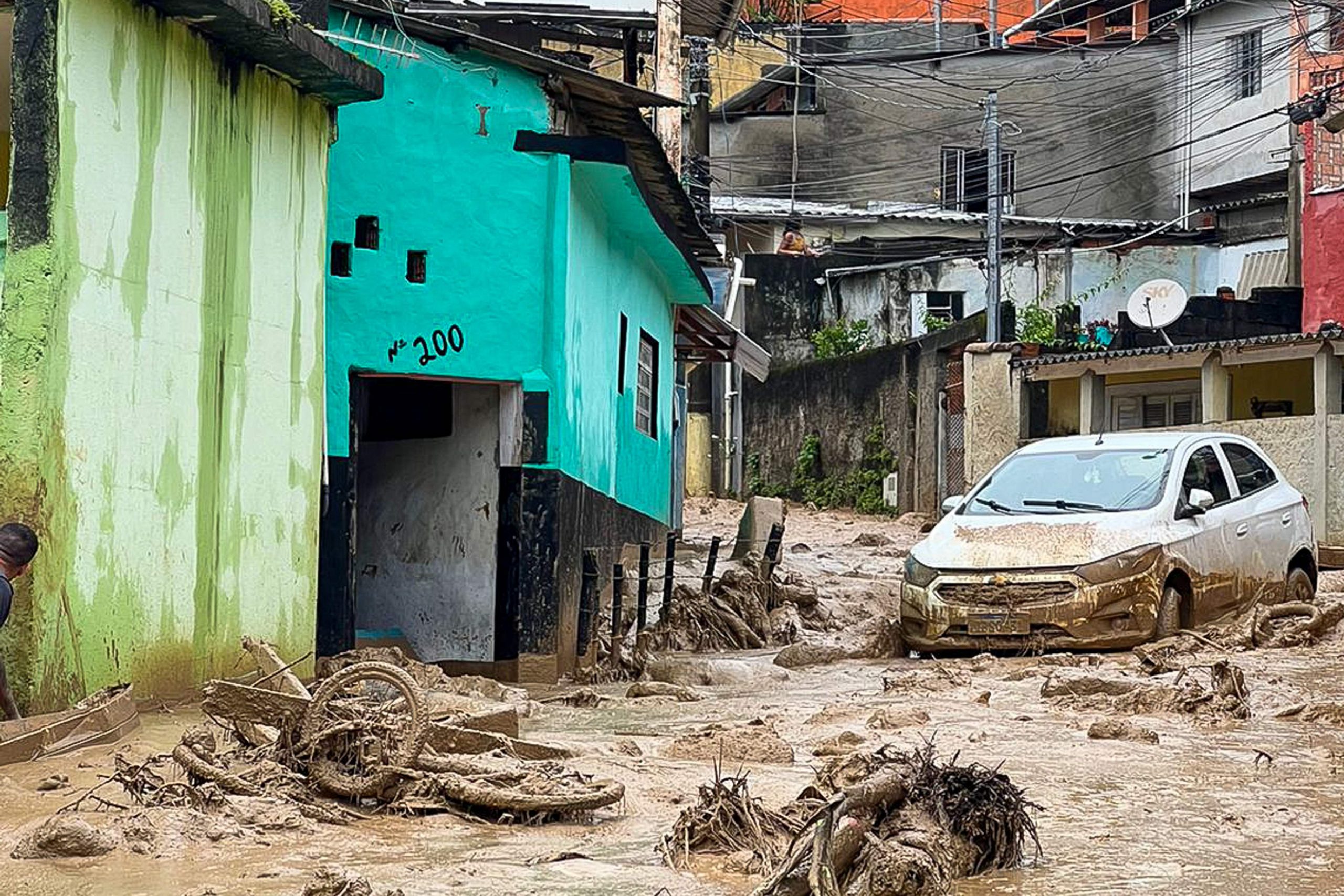 豪雨致26死 巴西多个城市宣布取消嘉年华