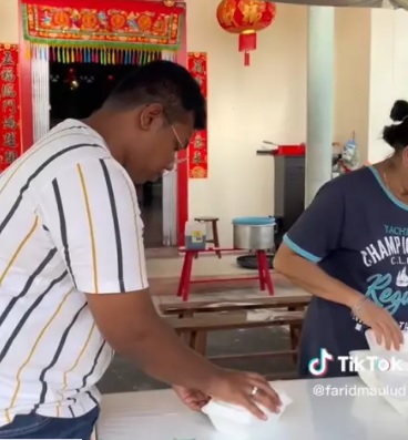 这就是马来西亚！巫裔夫妇在华裔家为兴都徒准备素菜