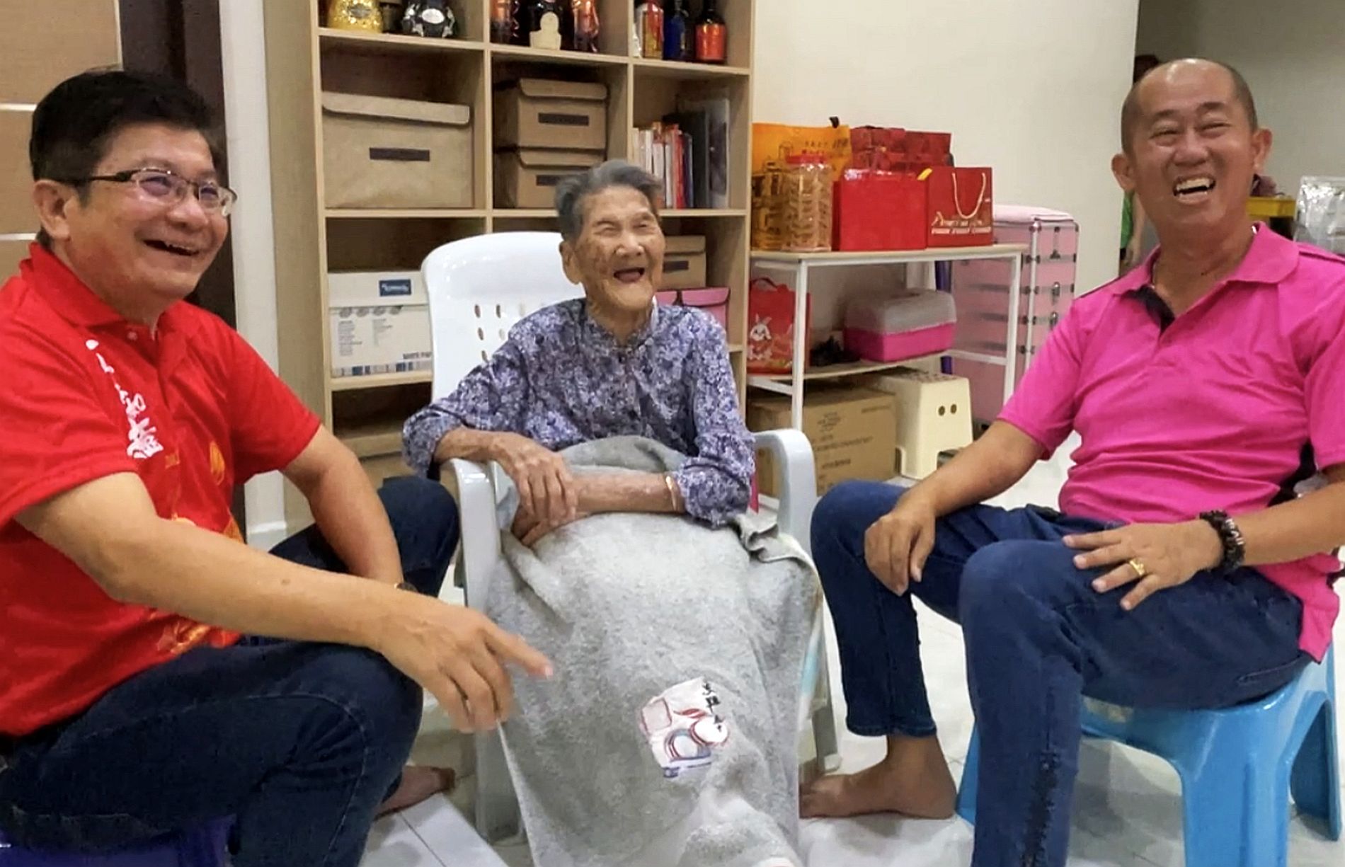 （古城封底主文）105岁人瑞何凤喜·笑过每一天