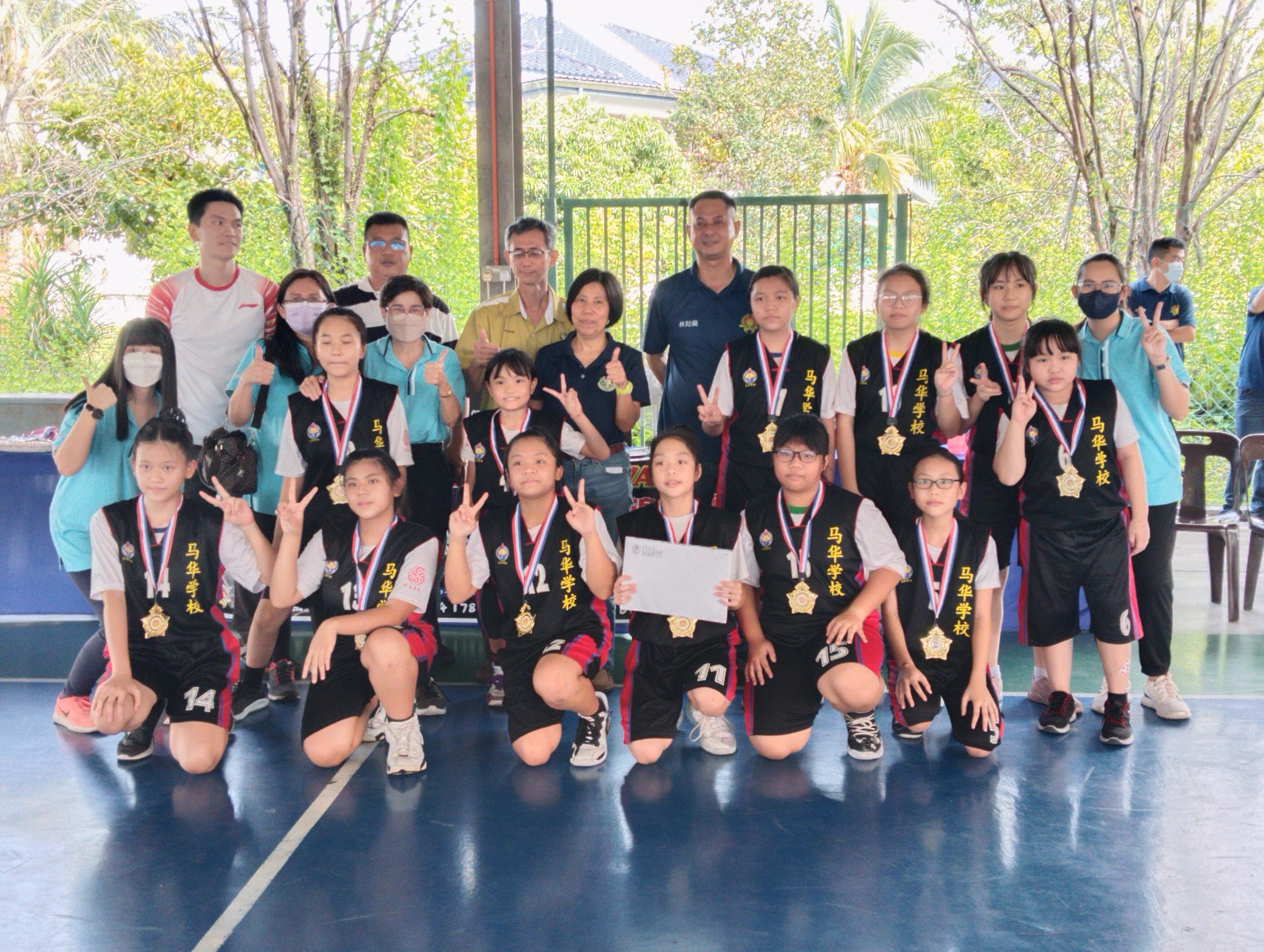 （大北马）第三届Longwan杯小学男女篮球锦标赛，新光学校以80分3分微差险胜老街场华小（77分）摘下男队冠军