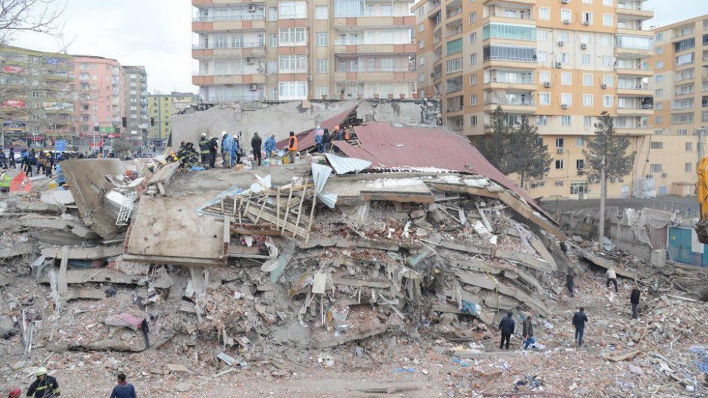 土强震逾5000栋建筑倒塌    叙土两国3000多人亡