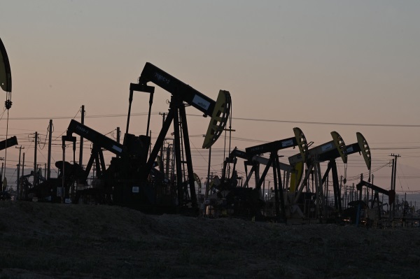 中美欧经济强预期 油盟上修石油需求