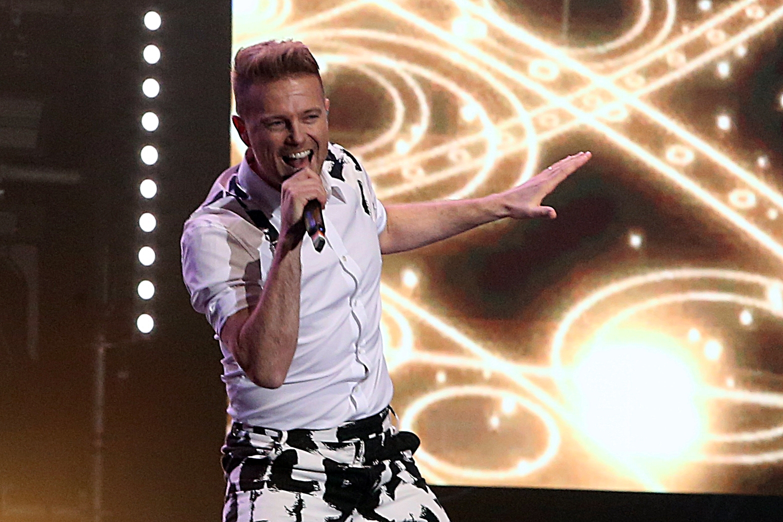 Westlife 4子狀態大勇 唱跳經典歌曲勾回憶殺