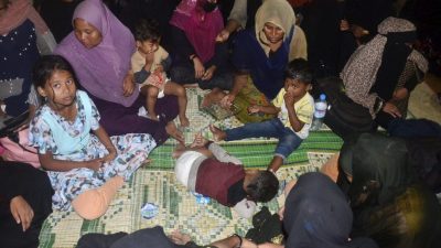 184名罗兴亚难民海上遭丢包 靠自己力量“游”抵印尼海岸