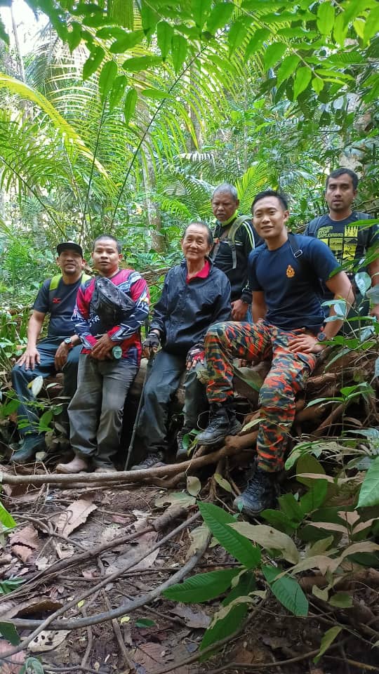 3华裔登山客迷路受困 消拯员成功救出