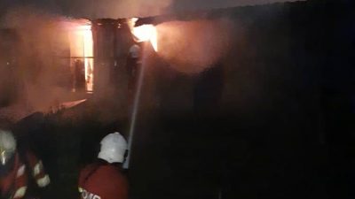 蒂蒂旺沙花园清真寺火患 约90%建筑物烧毁