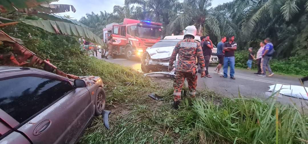 东：疑雨天路滑两车迎面猛撞，造成1死6伤惨剧