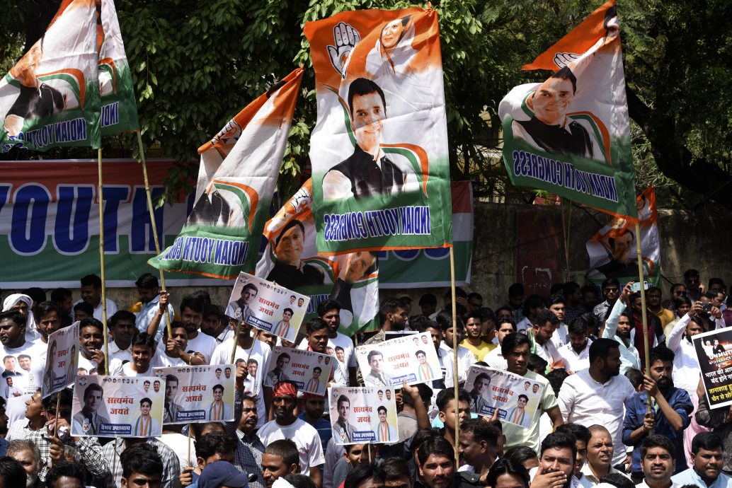 在野议员激烈抗议拉胡尔失资格  印度国会两度休会