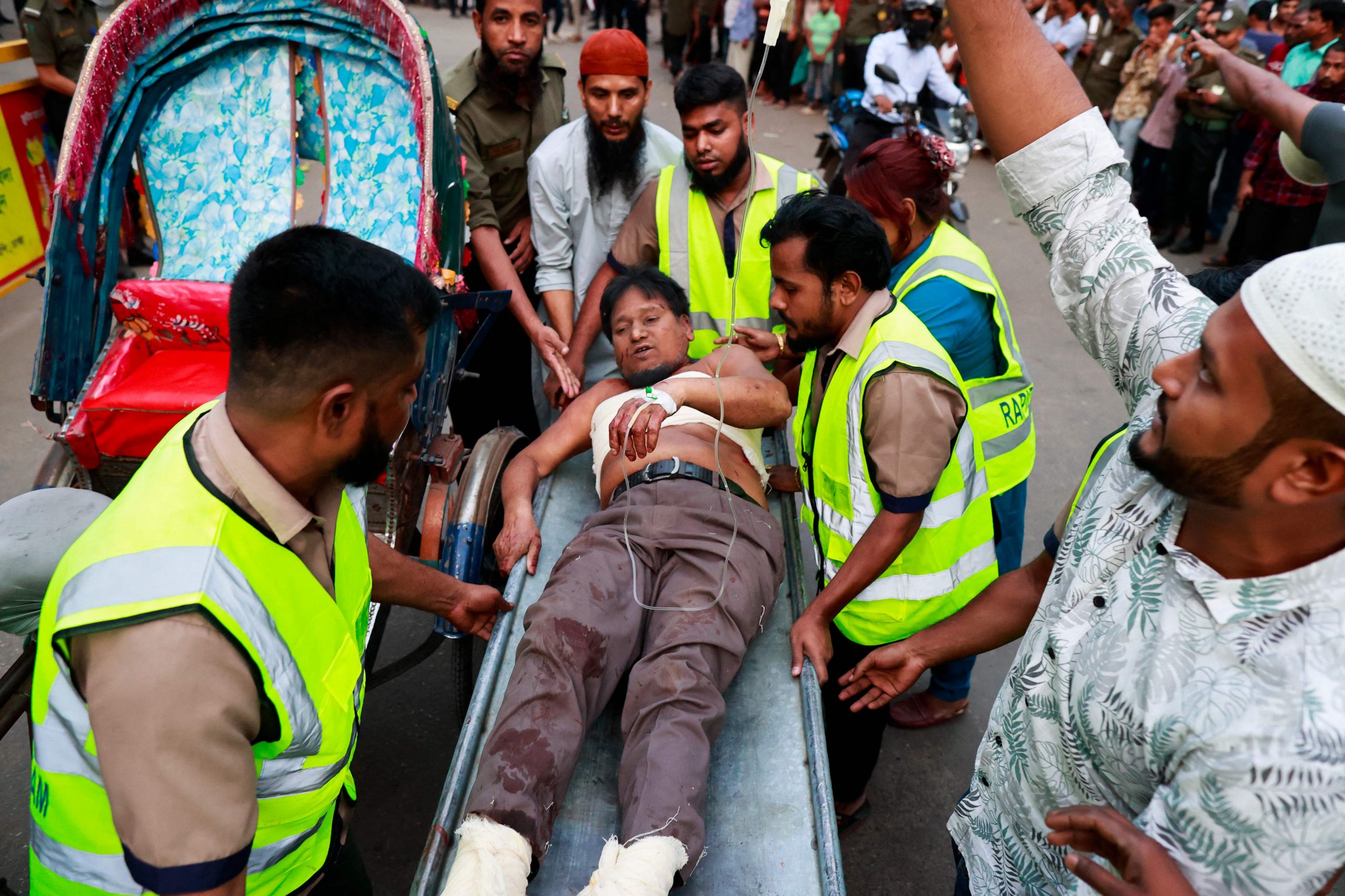 孟加拉首都达卡闹区大楼爆炸 至少14死140伤