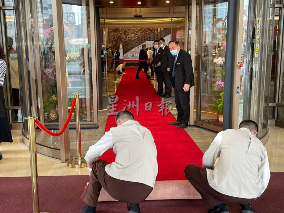 安华访华 下榻北京中国大饭店 红地毯迎接