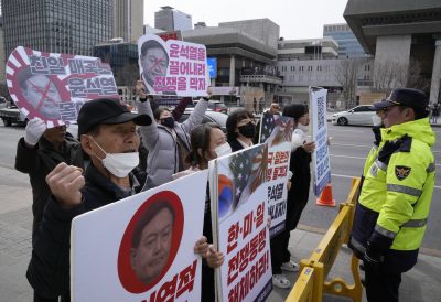 尹锡悦施政差评率升至60%  韩民众喊话“不要回国了”