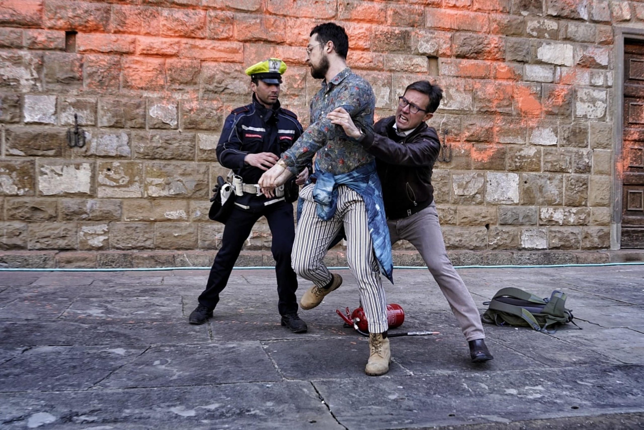 意大利古迹遭环保人士泼漆 市长亲自拦阻怒批“野蛮人”