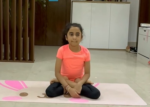 拼盘／7岁女勤练瑜伽　创最年轻女导师世界纪录