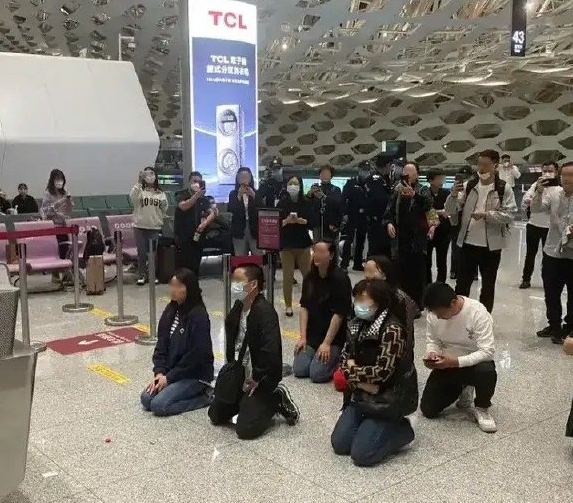 拼盘／深圳暴雨致航班取消 有旅客跪求起飞