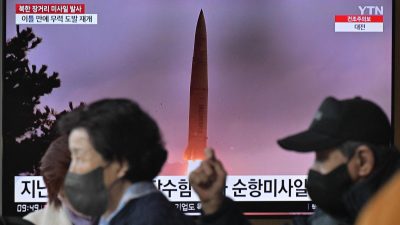 日韩首脑会谈前夕　朝鲜今晨再射洲际弹道导弹