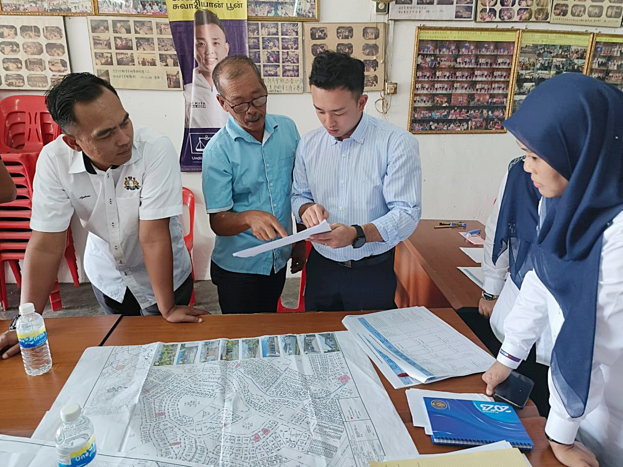 柔：蔡建文、村长、土地局官员联合处理武吉峇都地契问题
