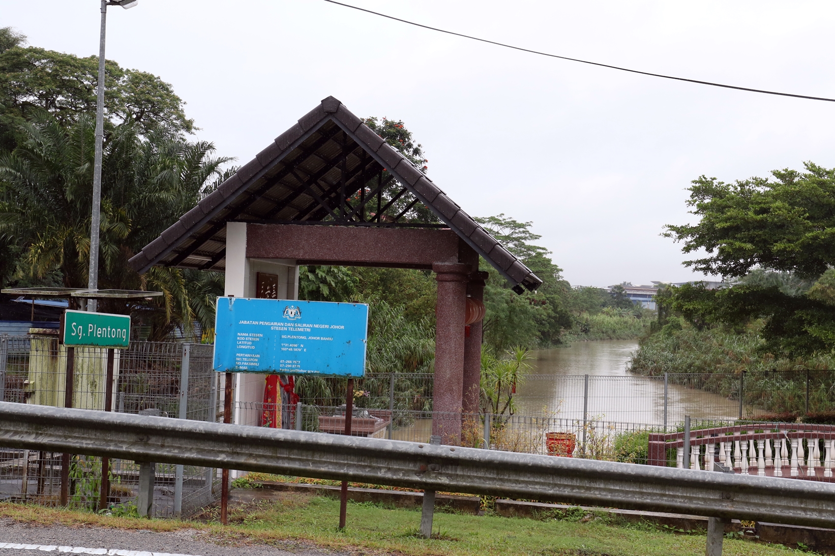 柔：避兰东新村部分路段淹水  居民盼关注清理河床