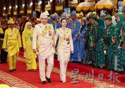 王室首相高官显要观礼 霹苏丹66岁华诞隆重庄严 