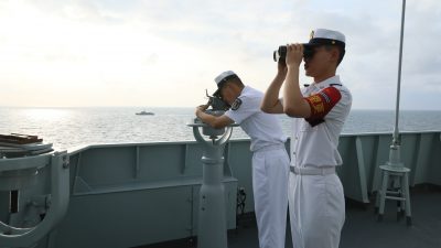 中柬两军 首次开展海上协同演练