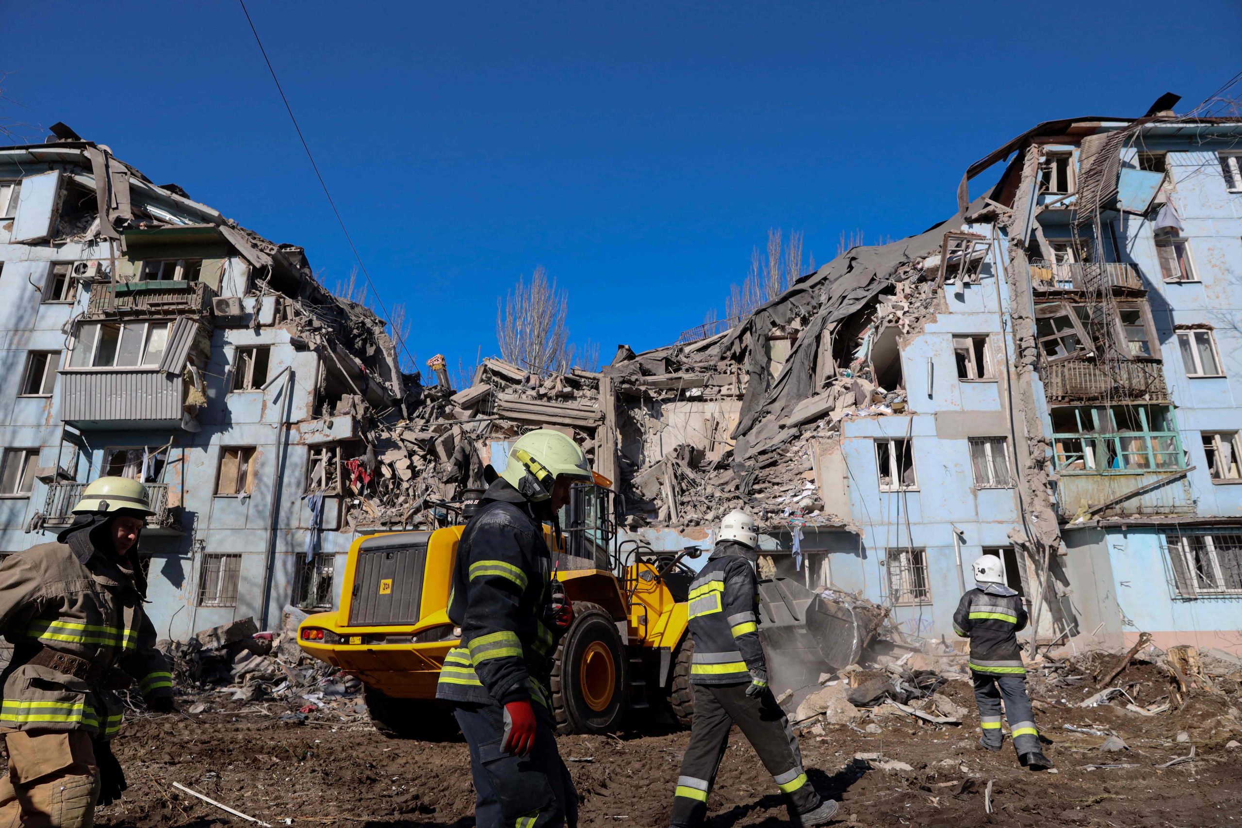 看世界／扎波罗热公寓遭俄军飞弹攻击 酿11人丧生