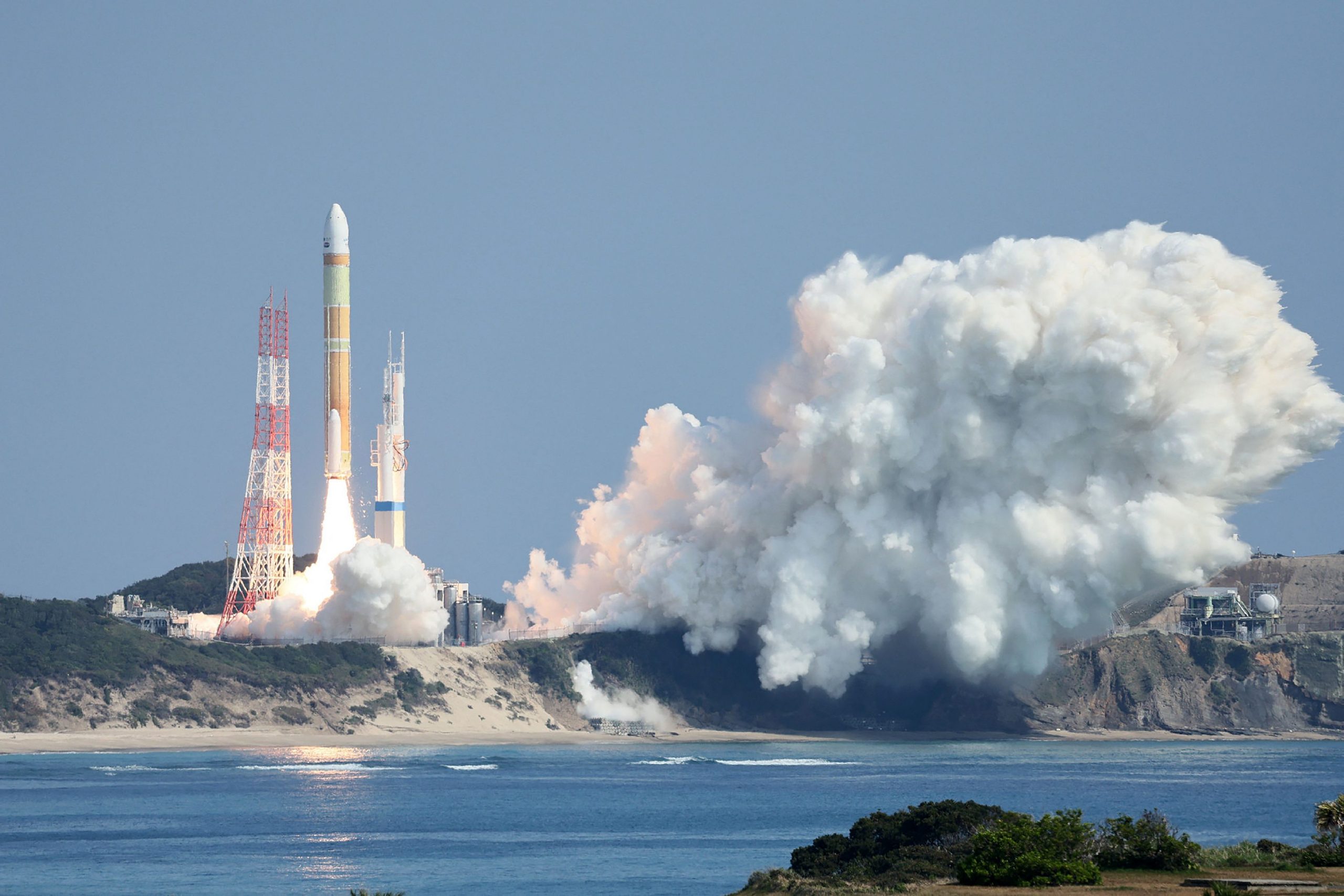 看世界／日本新一代主力运载火箭H3发射失败 下达自毁指令