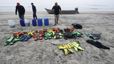 疑偷渡艇加州圣迭戈翻覆 8死7失踪