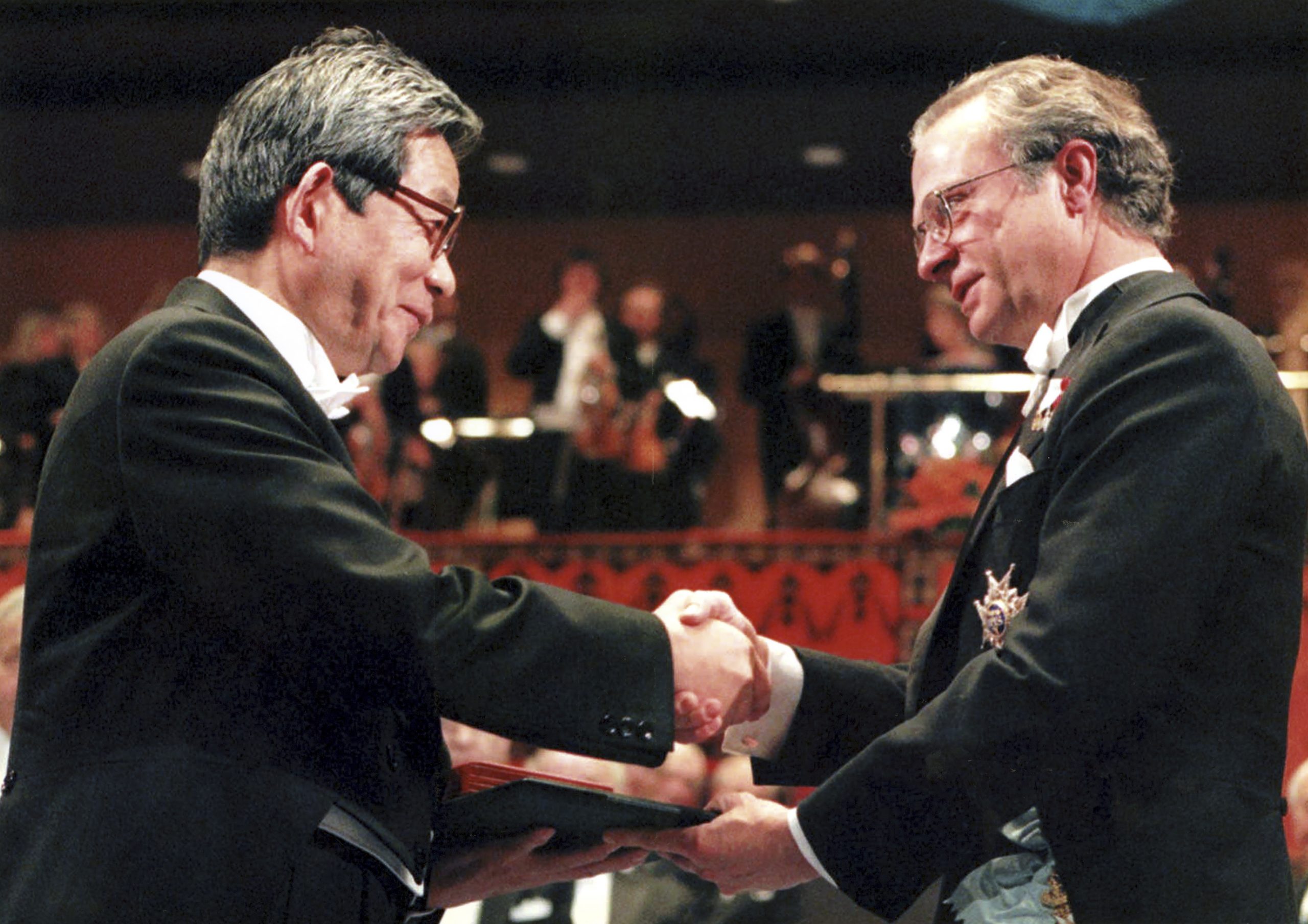 看世界／诺贝尔文学奖获得者大江健三郎去世：终年88岁