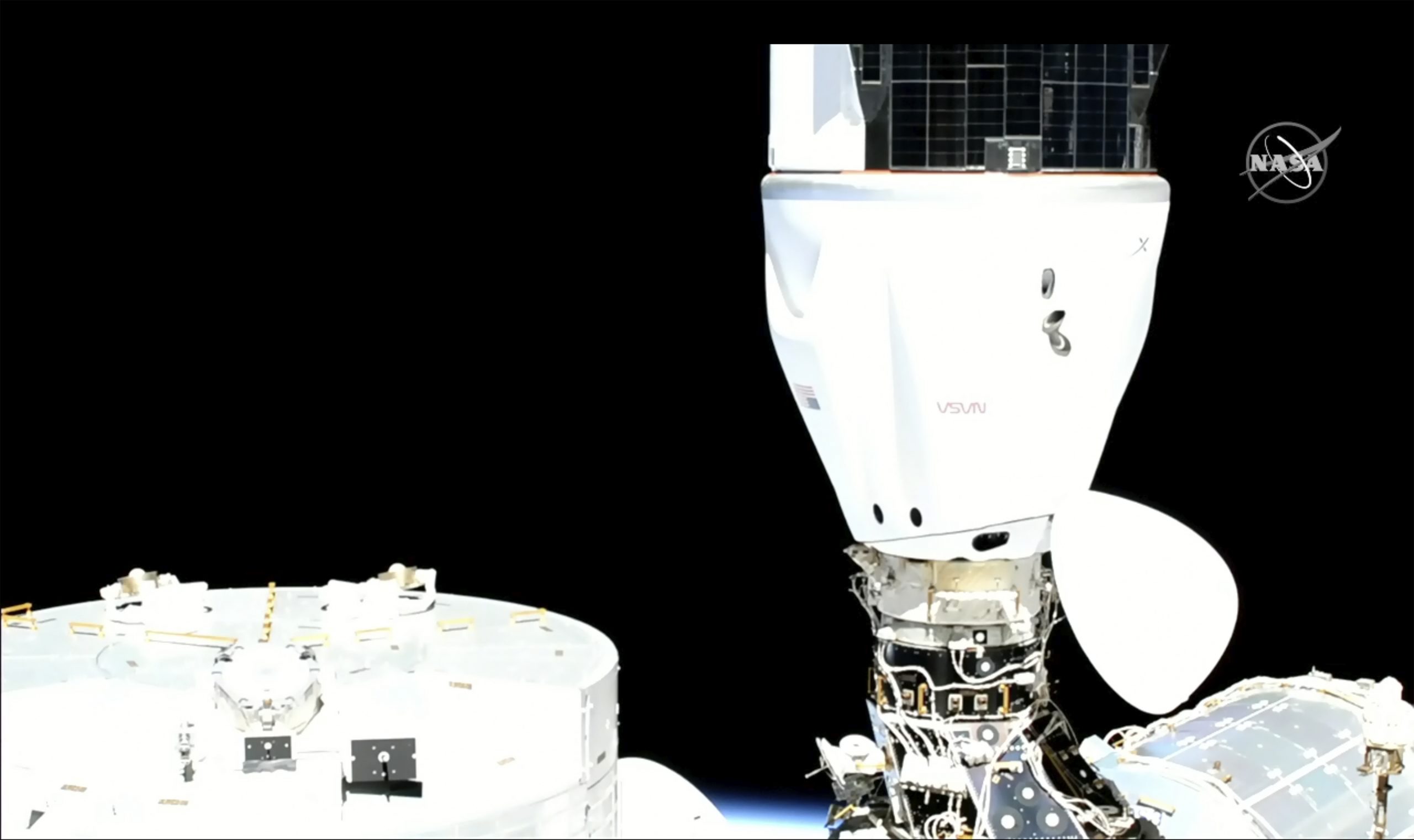 看世界／SpaceX成功将4名太空人送到国际太空站