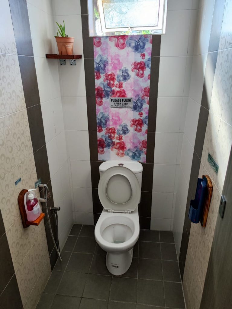 罗思义促仿效红土坎滨海中心公厕  打造BMW公厕为景点添个性化魅力
