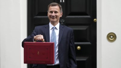 英公布新财案助避免衰退  要减通胀 债务 推动增长