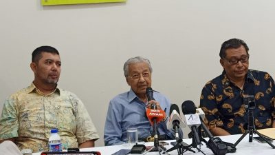 视频 | 马哈迪不点名骂安华！“没首相指示场地不会被取消”