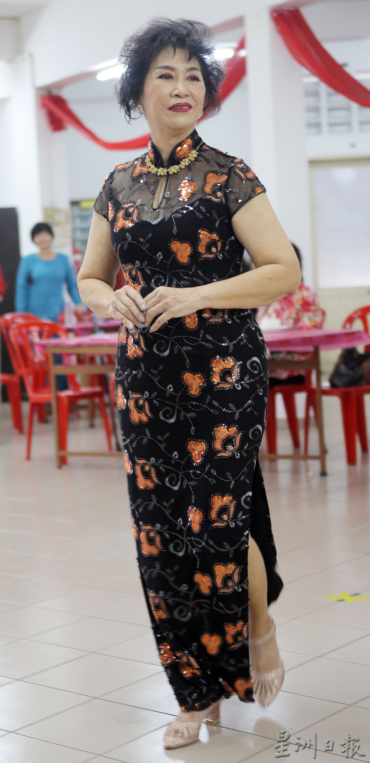 霹广东会馆庆三八妇女节  三大民族传统服装秀