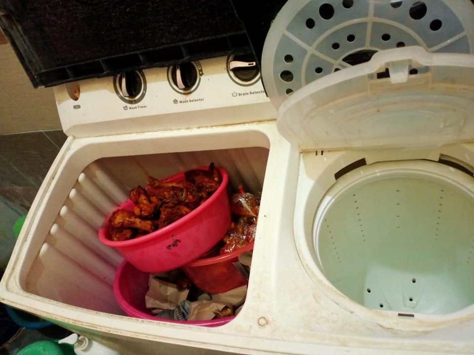 饭包藏洗衣机 腌制鸡肉藏厕所  女子卖给偷吃者