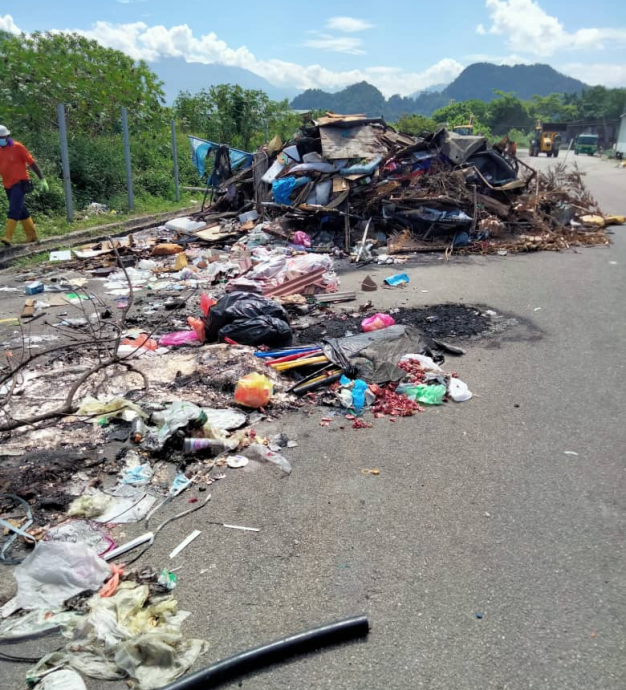 黄涵威：巴占轻工业区非法垃圾堆已成了长期的小垃圾场