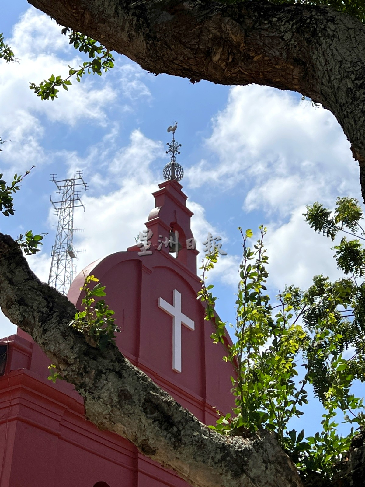 （古城封底主文）《用眼睛去旅游》：荷兰红屋广场