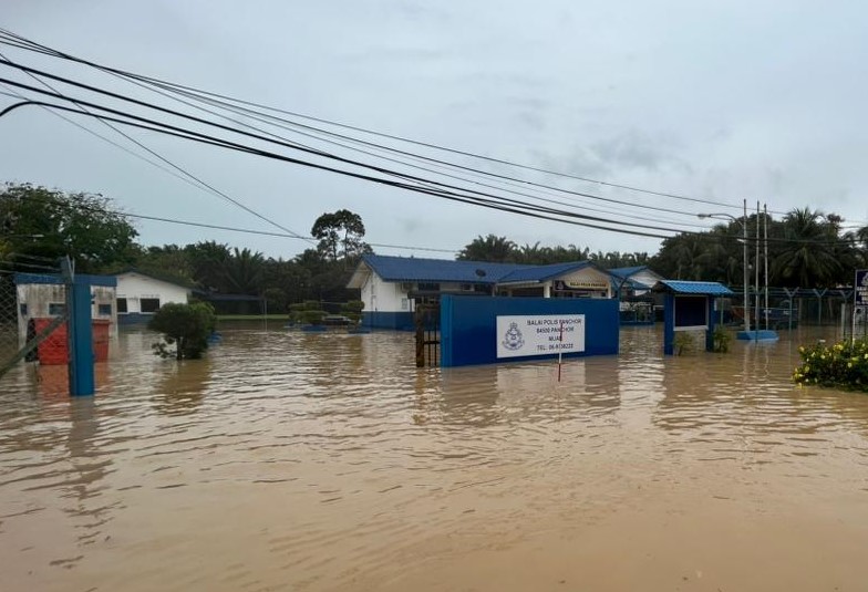 （已签发）柔：麻坡县水灾加剧，班卒警局暂时关闭