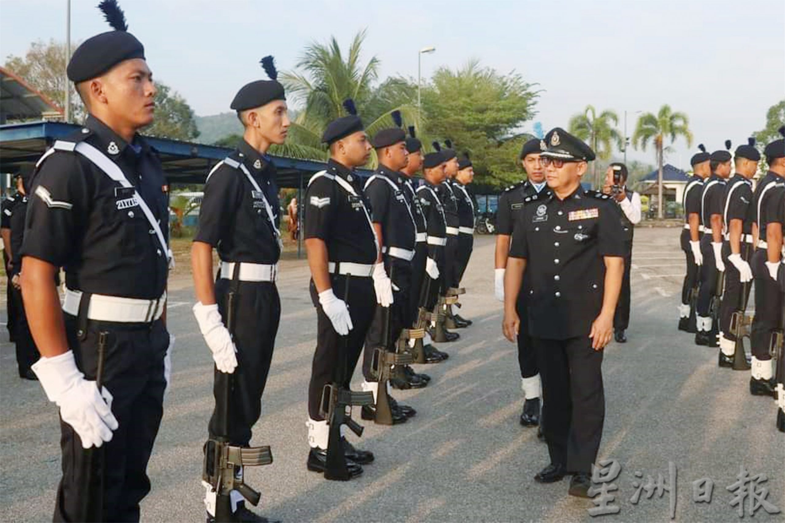 NS庇朥/ 瓜拉庇朥警区总部庆祝第216届警察日庆典，仪式简单而隆重。