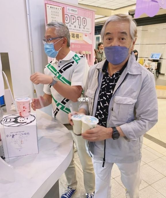  77岁秦沛买酸奶被捕获　戾气锐减成慈祥老人