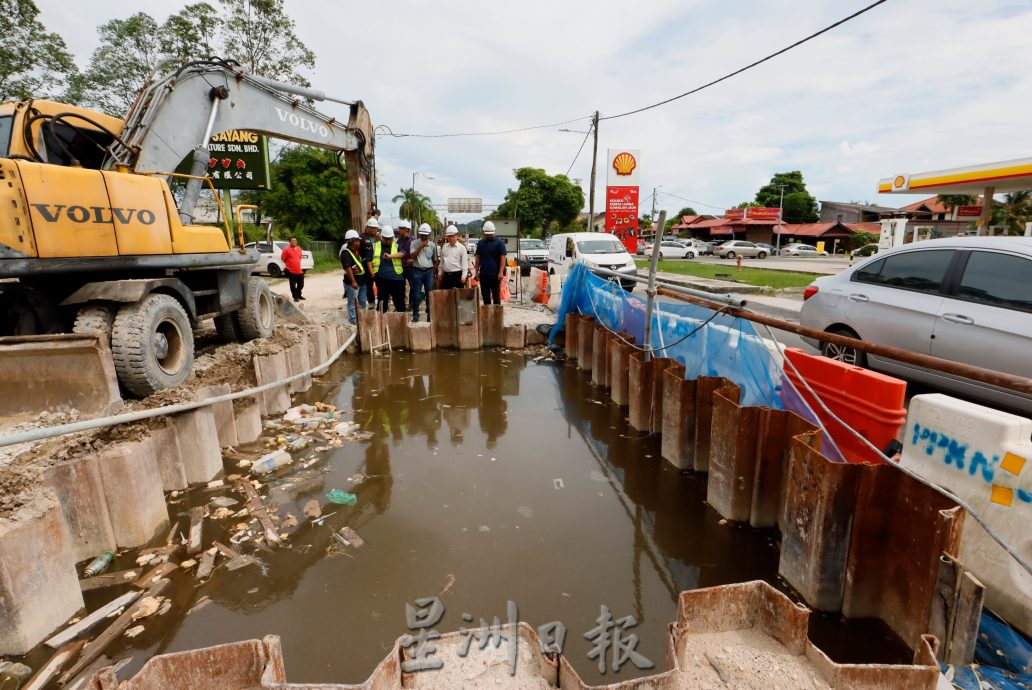 东01：沈春祥巡视直落丝丝路维修工程结束并恢复通车