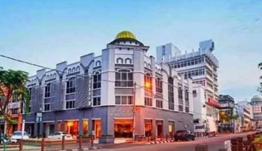 东：大马酒店业协会吉兰丹分会主席迈孟莫哈末胡欣指出，该会18家酒店的房间预订在今年的开斋节爆满了。