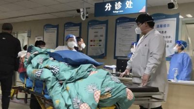 中疾控推测去年12月至今年2月 中国超八成人口感染冠病