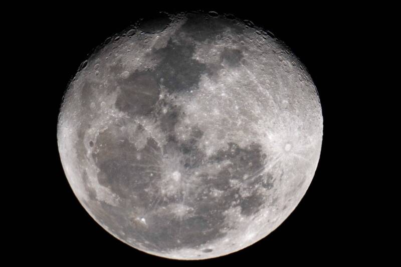 人类常驻月球迈一大步！模拟土壤取得氧气 NASA宣告成功