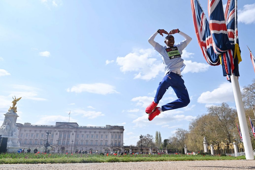 伦敦马拉松| 英国长跑传奇  莫法拉迎最后一场马拉松