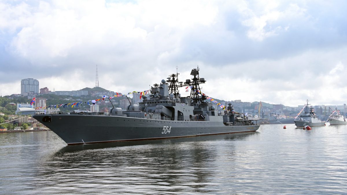 俄军太平洋舰队出动反潜驱逐舰　在日本海实施军演