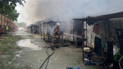 工厂宿舍失火 烧毁60%